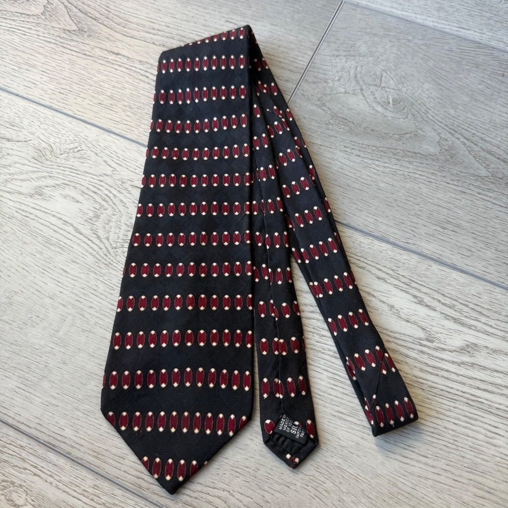Neo Bill Blass Tie Silk Geometric Modern Wedding | Black Red | 4"W 56"L